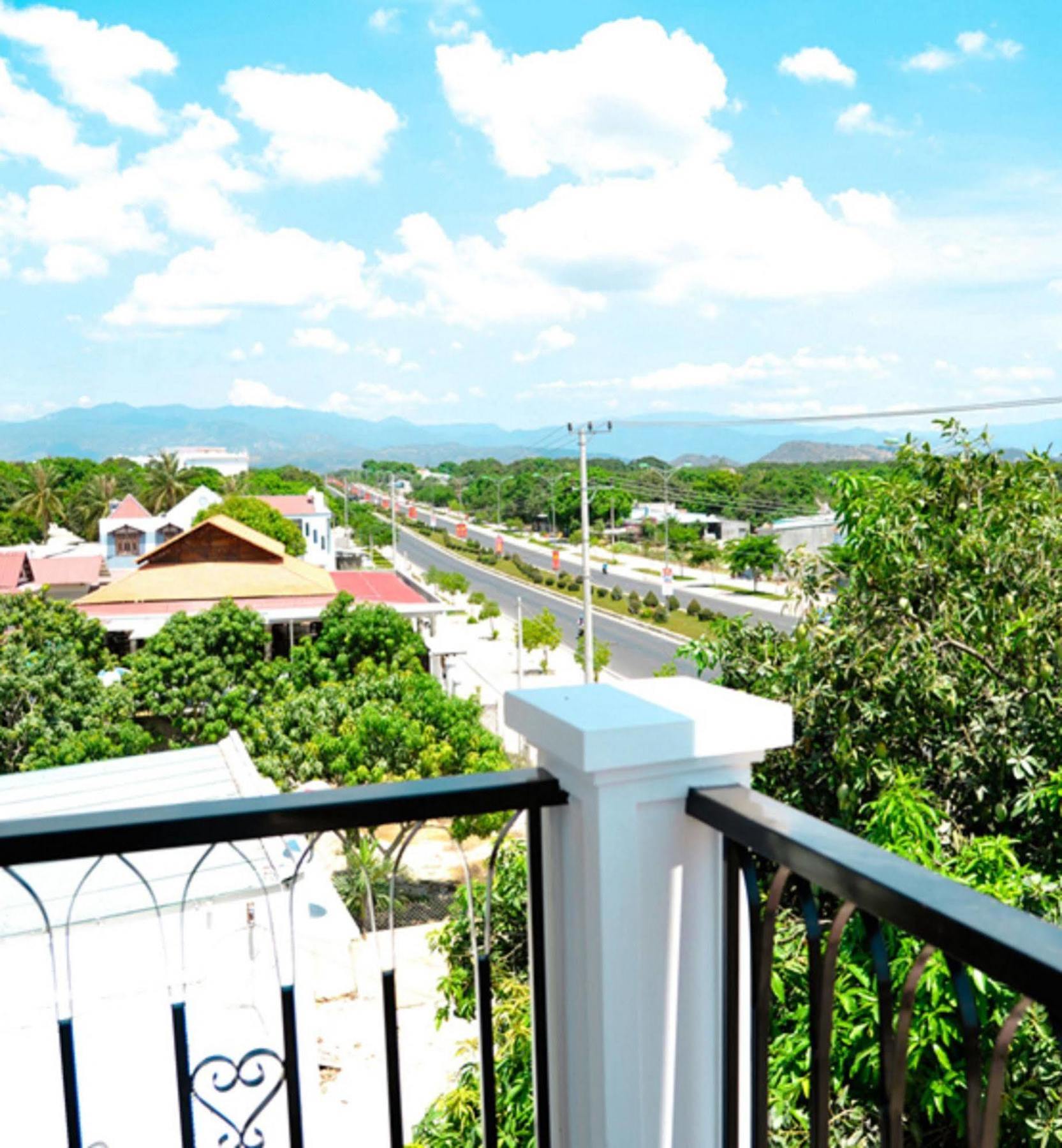 Allure Hotel Thuy Trieu Ngoại thất bức ảnh