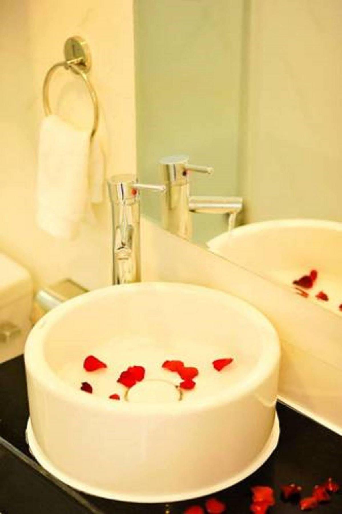 Allure Hotel Thuy Trieu Ngoại thất bức ảnh